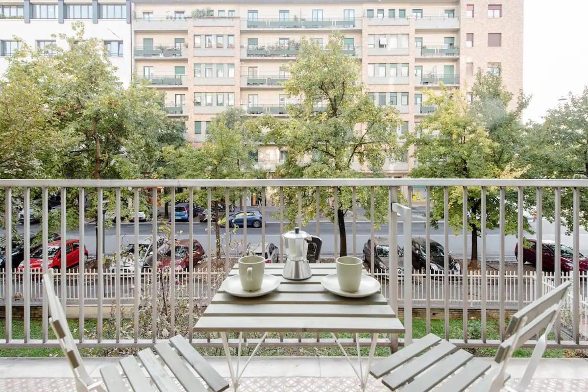 Luxury 2 Bedroom Apartament, Close To San Siro, Fiera And 10 Min Metro To Duomo Milan Exterior photo