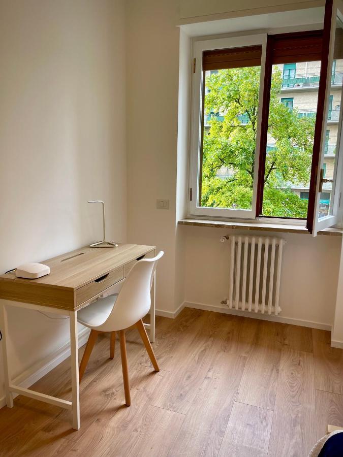 Luxury 2 Bedroom Apartament, Close To San Siro, Fiera And 10 Min Metro To Duomo Milan Exterior photo